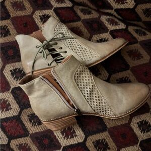 BEAST FASHION Light Tan Ankle Booties with Cutout Design